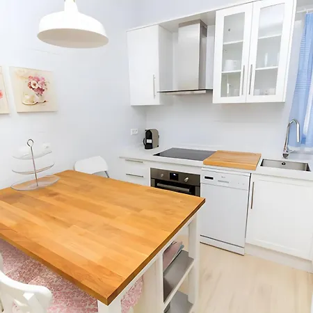 Atarazanas 2-bed *